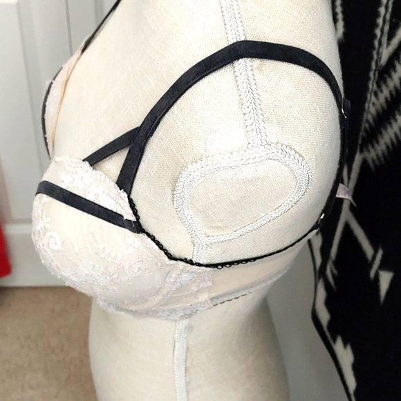 🧁GUC Victoria's Secret Dream Angels Lined Demi Underwire Bra, Pink/🖤, 34DD - Picture 4 of 10